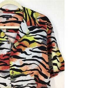 Ed Hardy XL Women's Tiger Stripe Statement Camp Collar Button Shirt‎ 100% Rayon